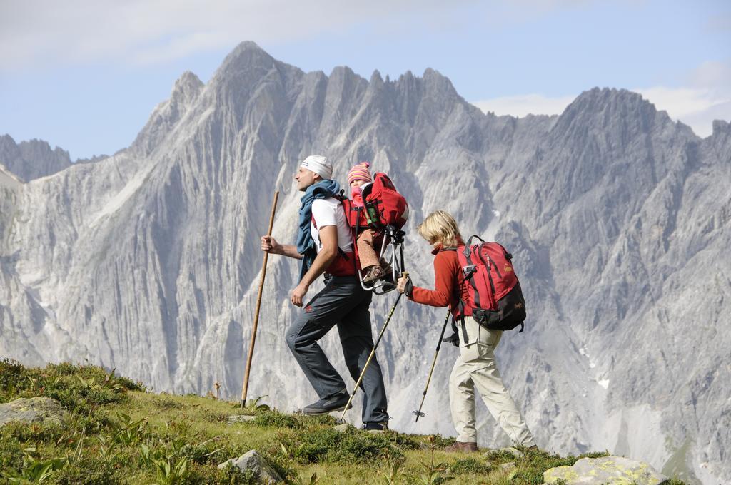 Posthotel Strengen Am Arlberg 外观 照片