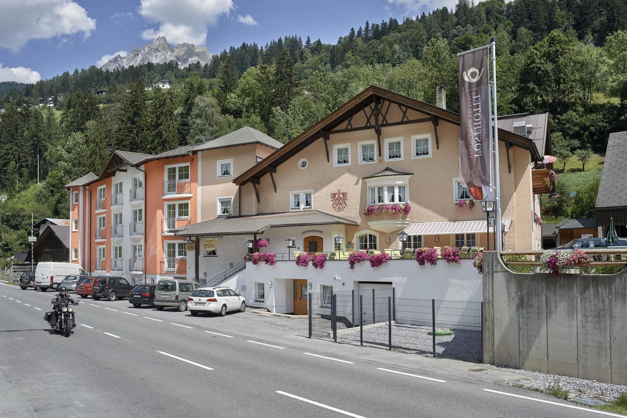 Posthotel Strengen Am Arlberg 外观 照片